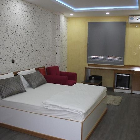 Turkuaz Residence Hotel Istanboel Buitenkant foto